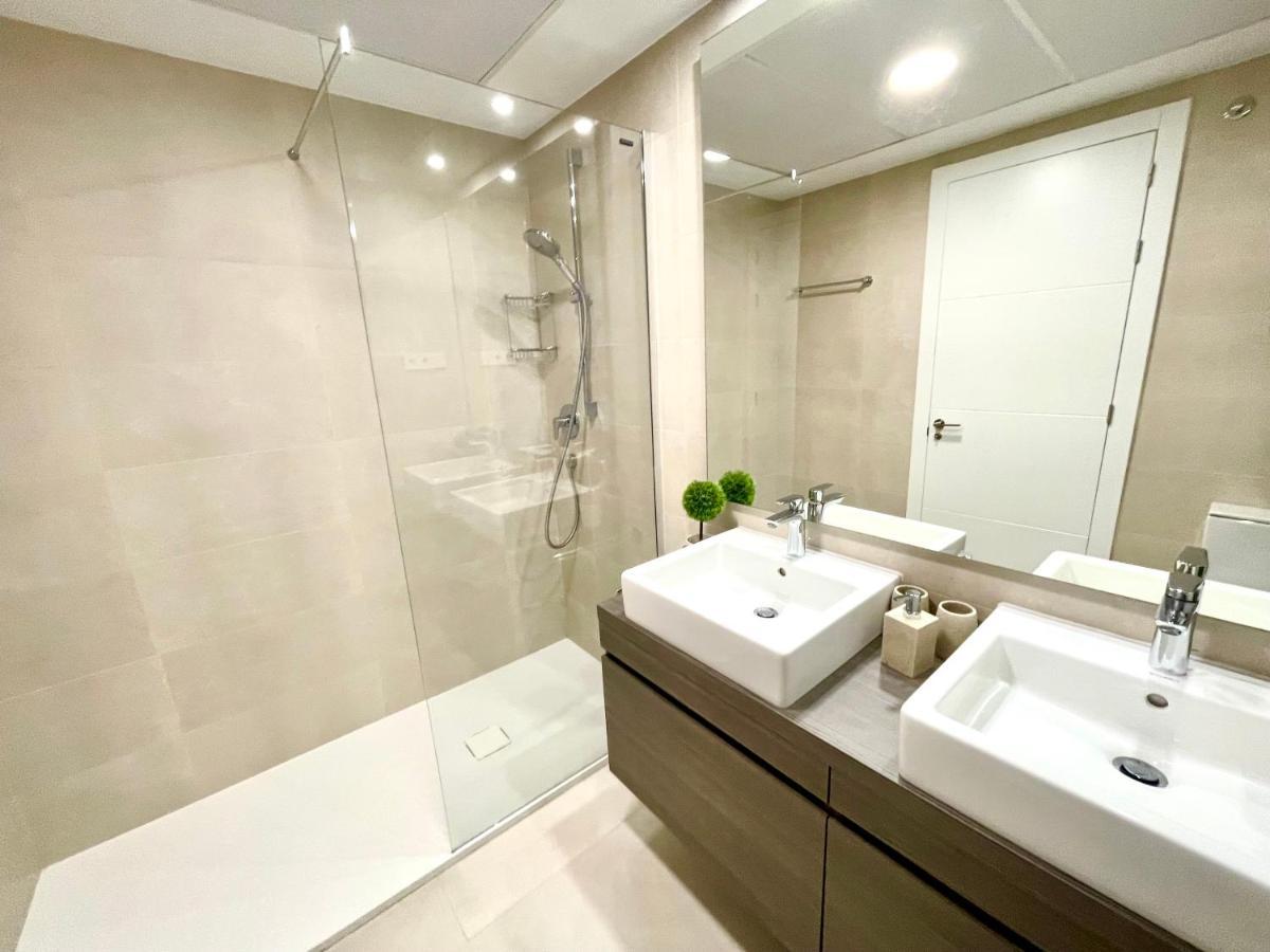 Luxury 3 Bedroom Apartment 300M From The Beach Fuengirola Zewnętrze zdjęcie