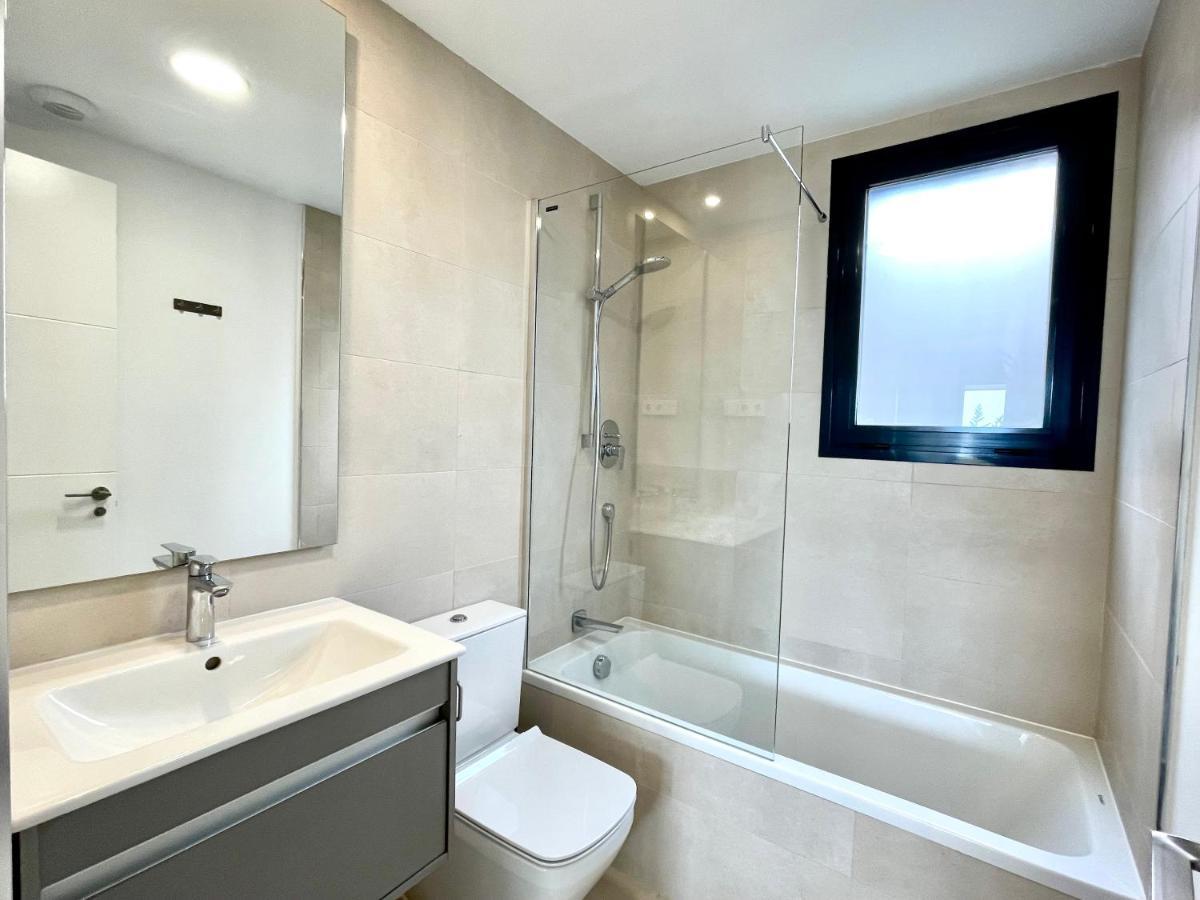 Luxury 3 Bedroom Apartment 300M From The Beach Fuengirola Zewnętrze zdjęcie